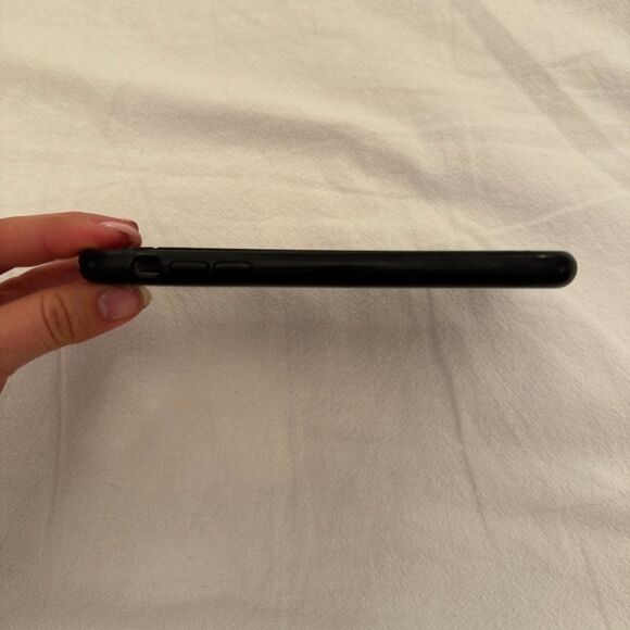 Apple iphone 11 Phone Silicone Case in Black - Picture 6 of 9